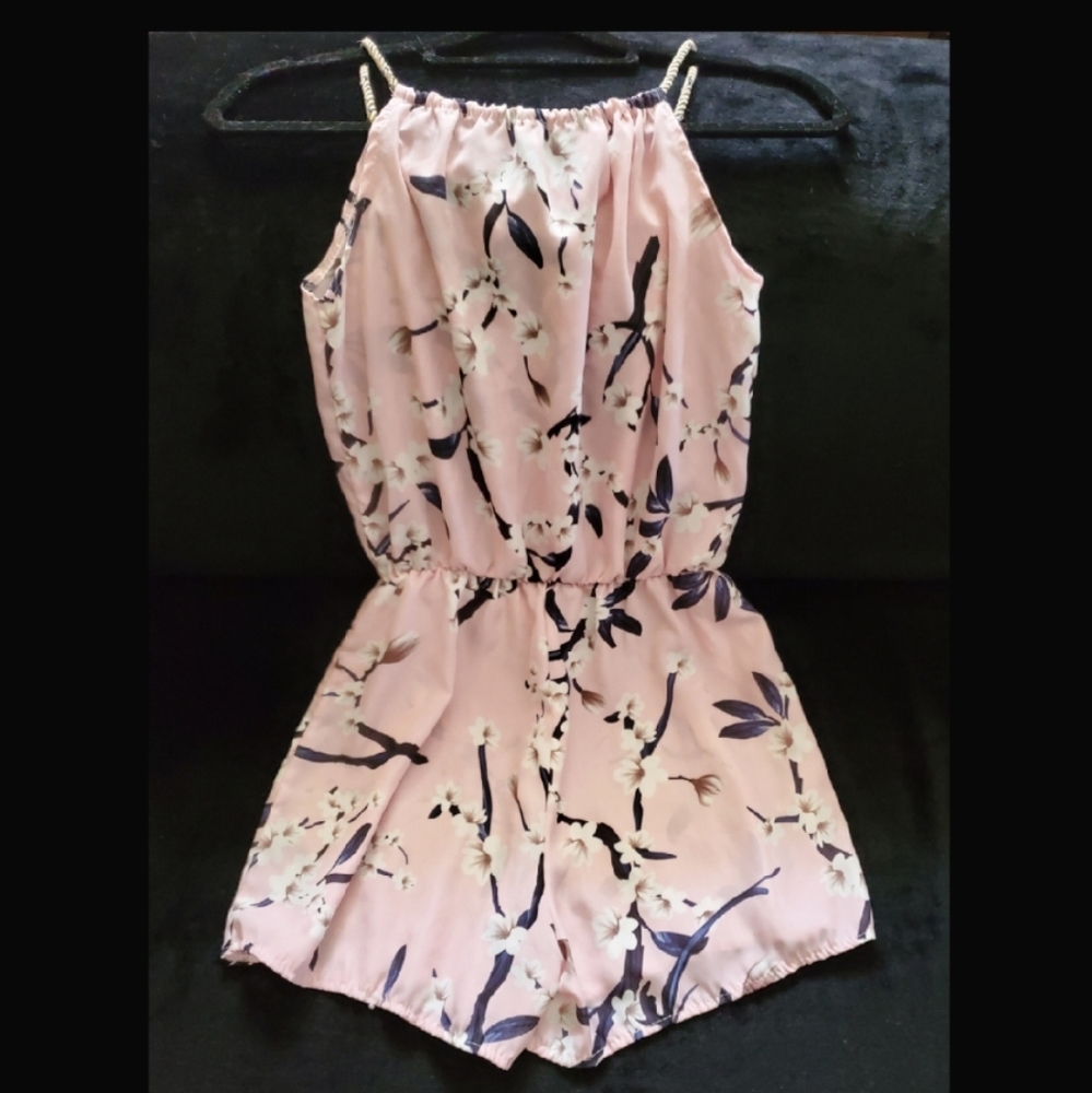Romper - Picture 2 of 8
